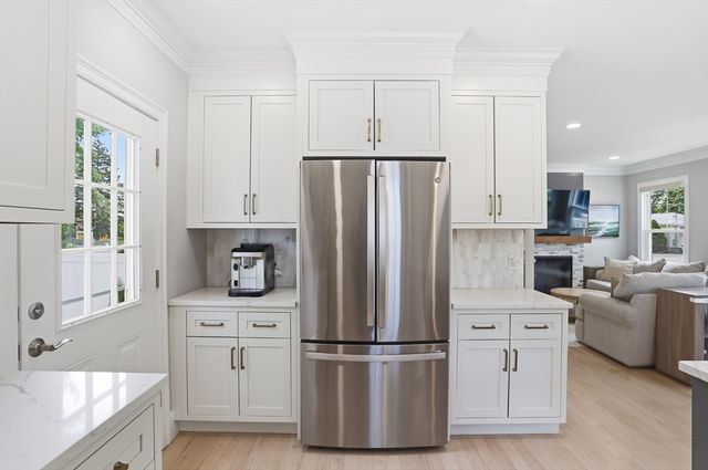 36 Neillian Street 36, Bedford, MA 01730