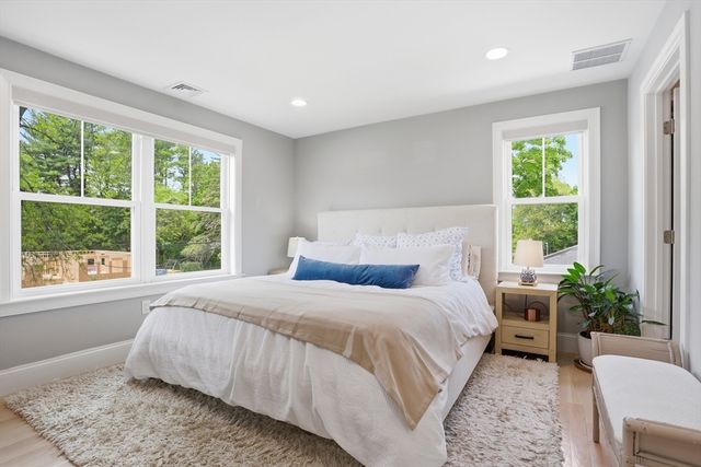 36 Neillian Street 36, Bedford, MA 01730