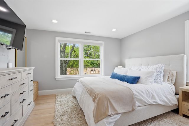 36 Neillian Street 36, Bedford, MA 01730