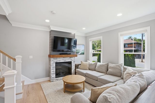 36 Neillian Street 36, Bedford, MA 01730