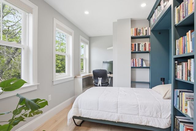 36 Neillian Street 36, Bedford, MA 01730