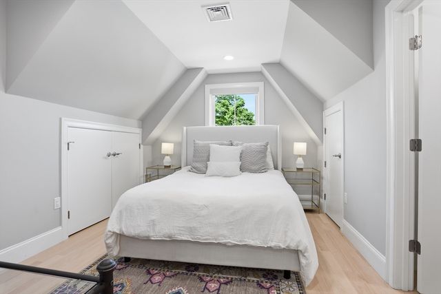 36 Neillian Street 36, Bedford, MA 01730