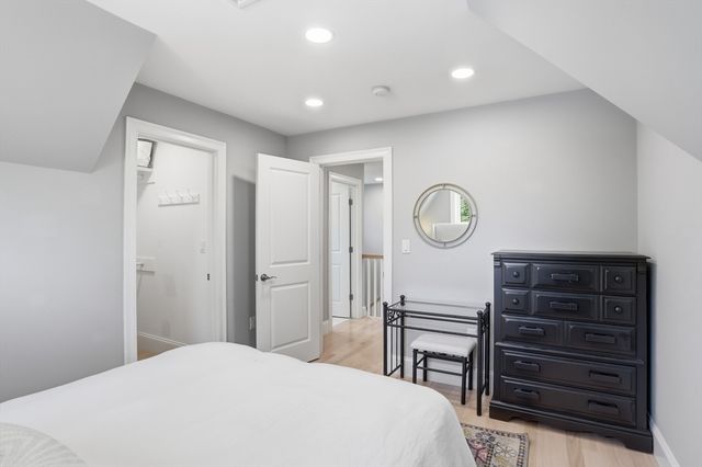 36 Neillian Street 36, Bedford, MA 01730