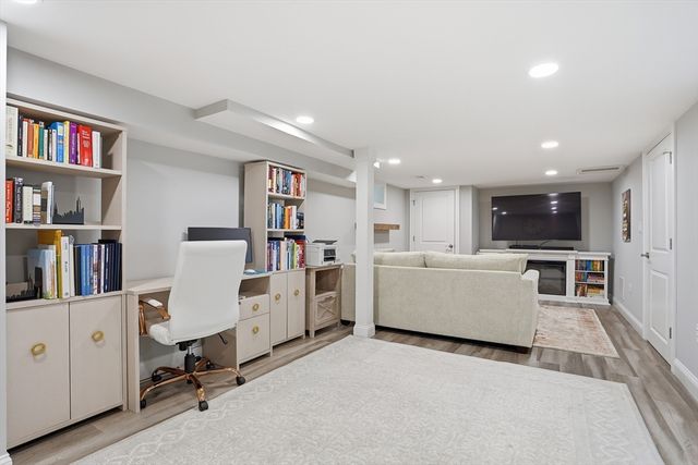 36 Neillian Street 36, Bedford, MA 01730