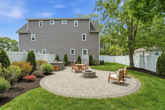36 Neillian Street 36, Bedford, MA 01730