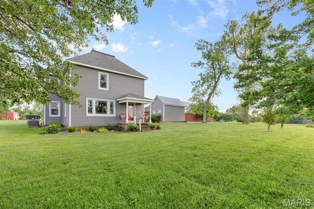 5704 Feezor Road, Farmington, MO 63640