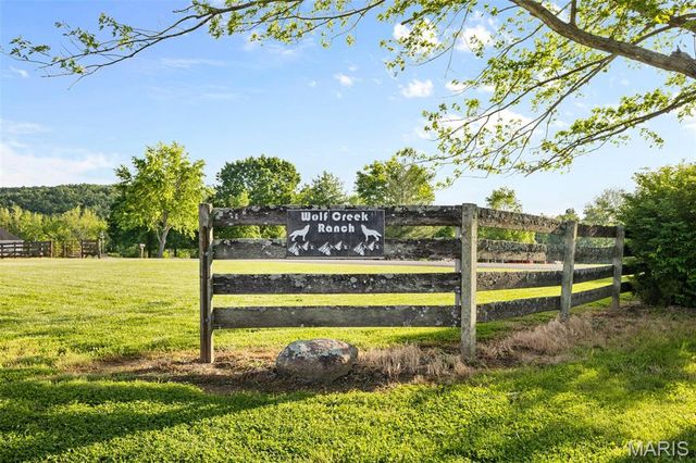 5704 Feezor Road, Farmington, MO 63640