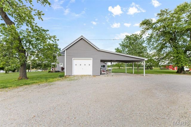 5704 Feezor Road, Farmington, MO 63640