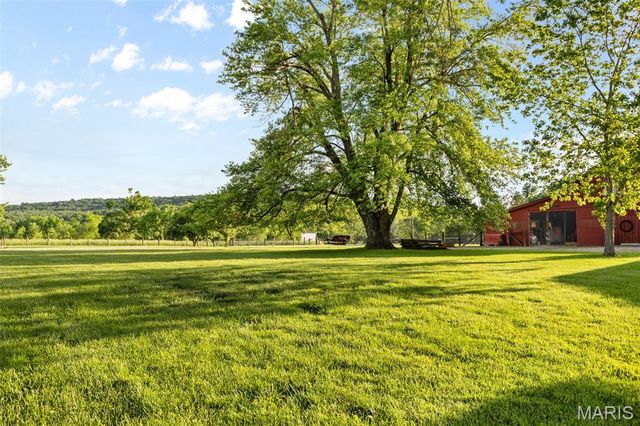 5704 Feezor Road, Farmington, MO 63640