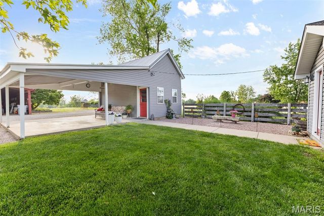 5704 Feezor Road, Farmington, MO 63640
