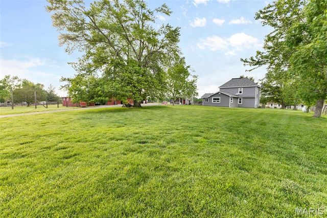5704 Feezor Road, Farmington, MO 63640
