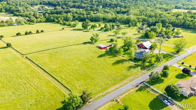5704 Feezor Road, Farmington, MO 63640