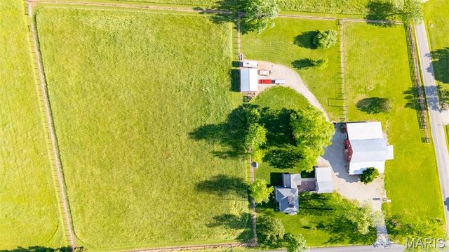 5704 Feezor Road, Farmington, MO 63640