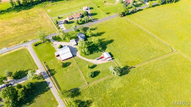 5704 Feezor Road, Farmington, MO 63640