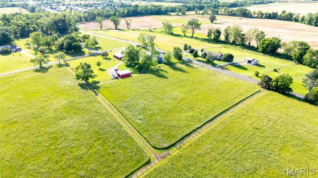 5704 Feezor Road, Farmington, MO 63640