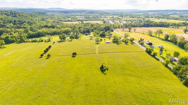 5704 Feezor Road, Farmington, MO 63640