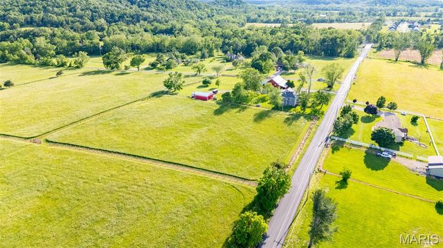 5704 Feezor Road, Farmington, MO 63640