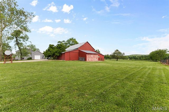 5704 Feezor Road, Farmington, MO 63640