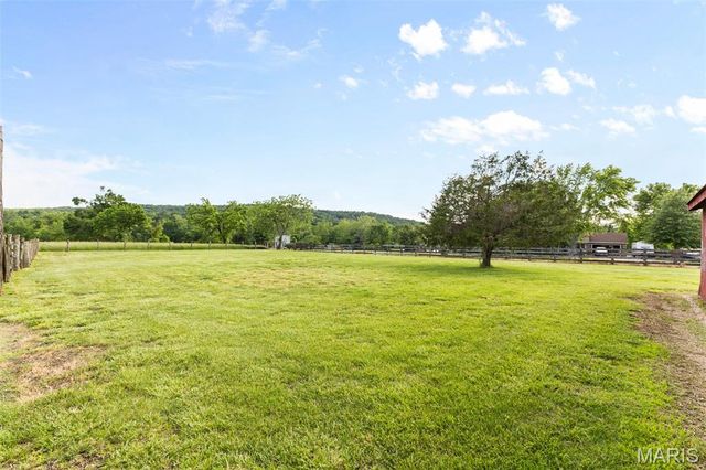 5704 Feezor Road, Farmington, MO 63640
