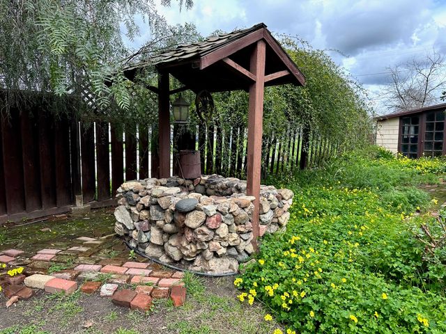 1301 N Douty, Hanford, CA 93230