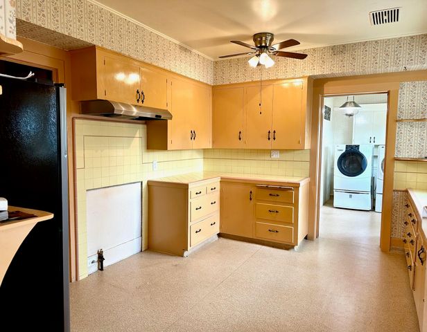 1301 N Douty, Hanford, CA 93230