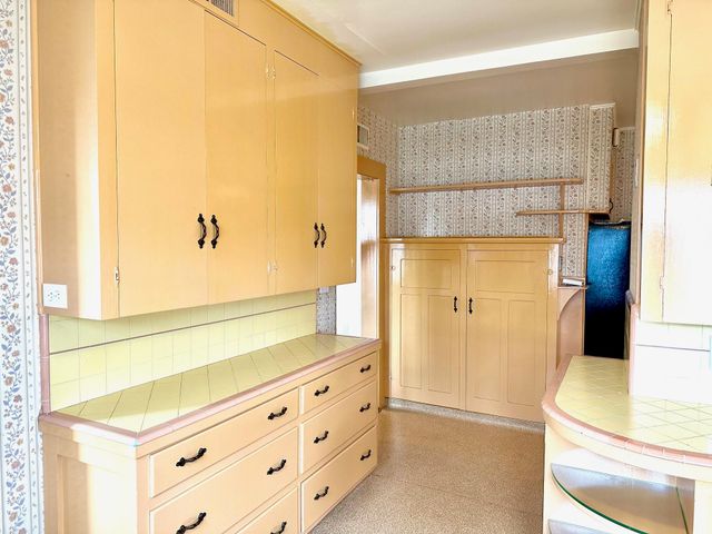 1301 N Douty, Hanford, CA 93230