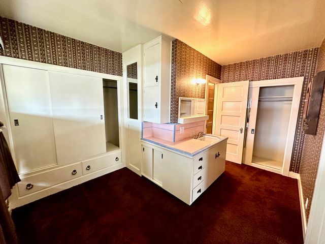 1301 N Douty, Hanford, CA 93230