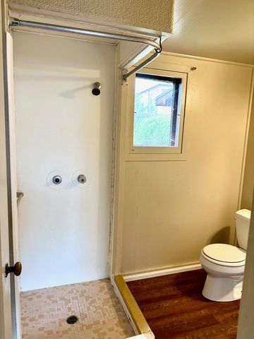 1301 N Douty, Hanford, CA 93230