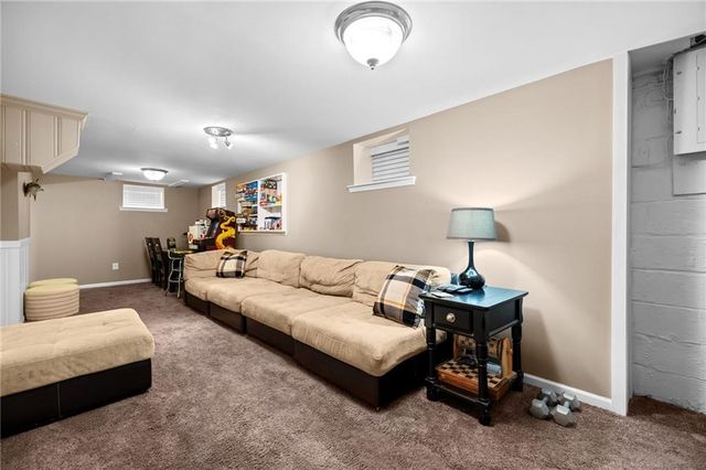 5201 W 71st Street, Prairie Village, KS 66208
