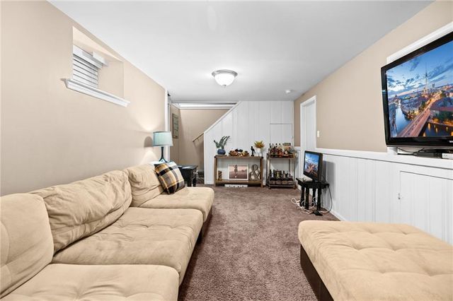 5201 W 71st Street, Prairie Village, KS 66208