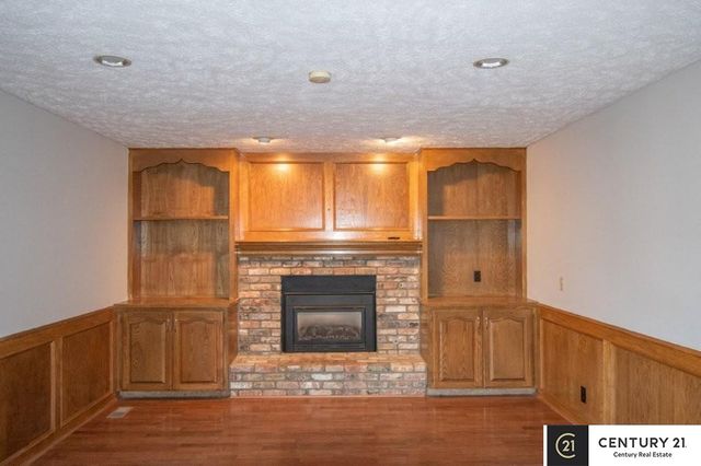 807 S Taylor Street, Papillion, NE 68046