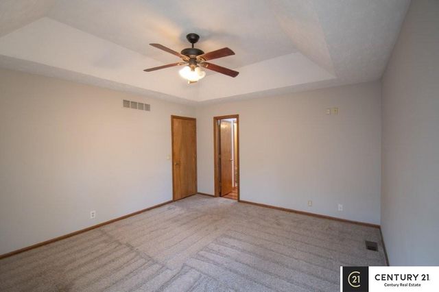 807 S Taylor Street, Papillion, NE 68046