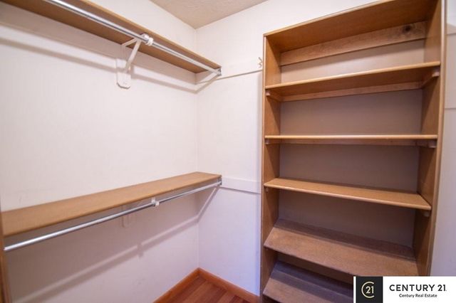 807 S Taylor Street, Papillion, NE 68046