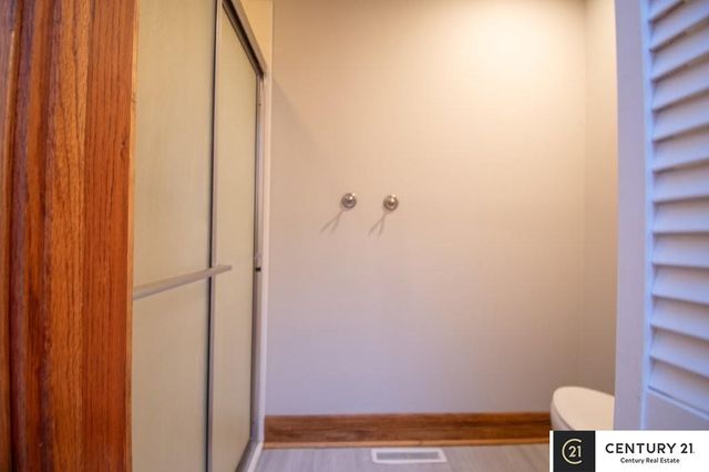 807 S Taylor Street, Papillion, NE 68046