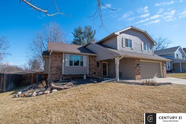 807 S Taylor Street, Papillion, NE 68046