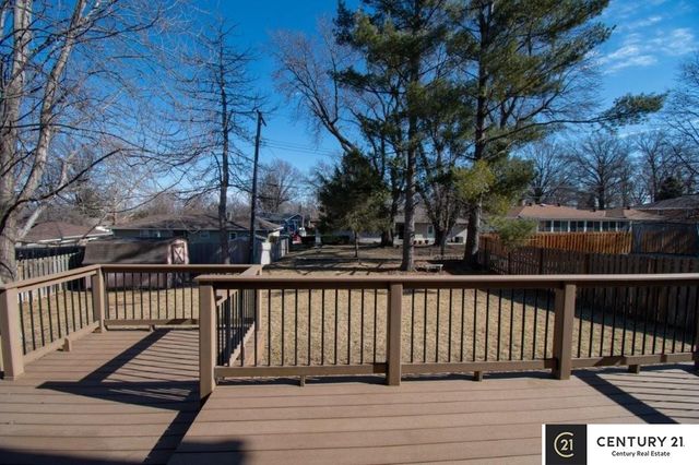 807 S Taylor Street, Papillion, NE 68046