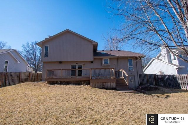 807 S Taylor Street, Papillion, NE 68046