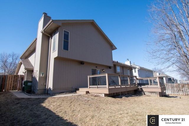 807 S Taylor Street, Papillion, NE 68046