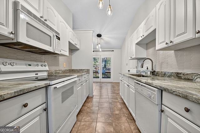 20 Riverwood Drive, Blue Ridge, GA 30513