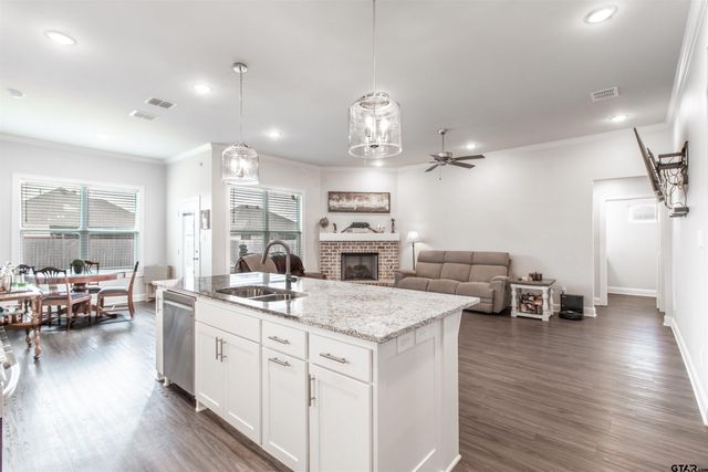 227 Amanda Ave, Bullard, TX 75757