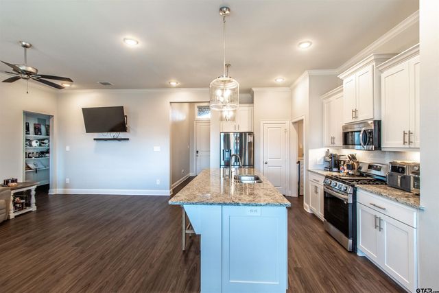 227 Amanda Ave, Bullard, TX 75757