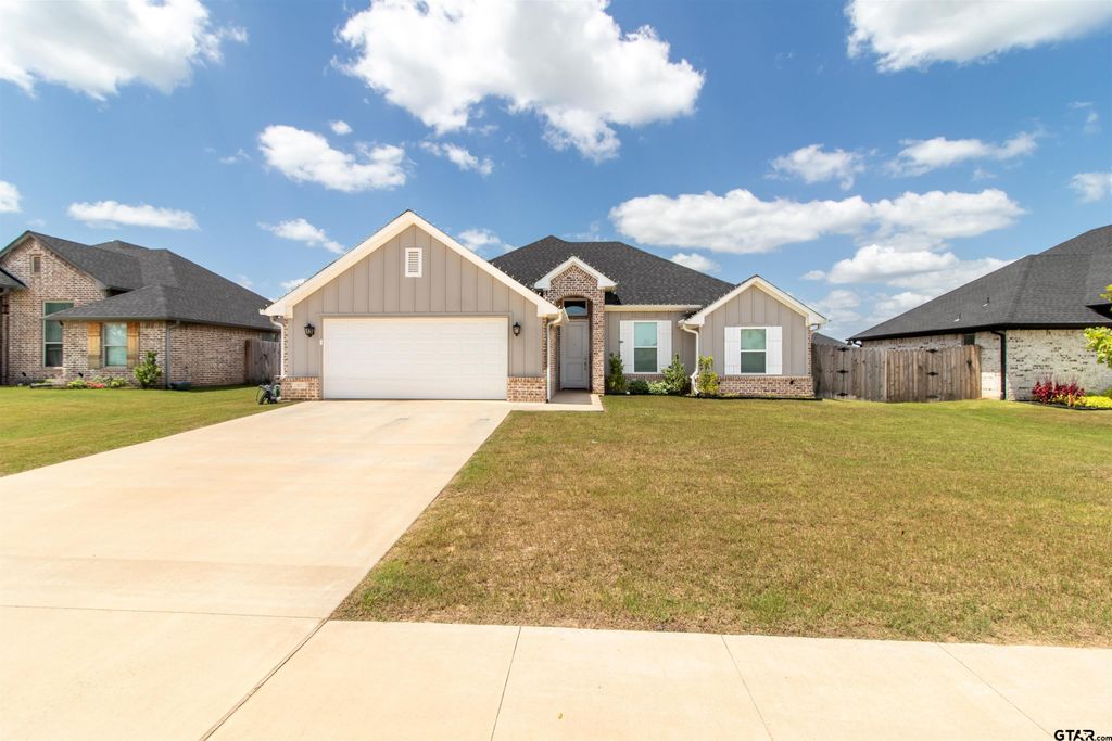 227 Amanda Ave, Bullard, TX 75757