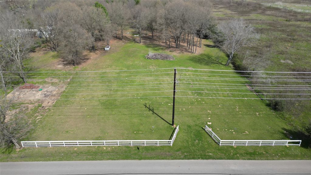 212 E Will White Road, Tool, TX 75143