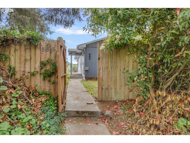 885 E BRIDGE St, Vernonia, OR 97064