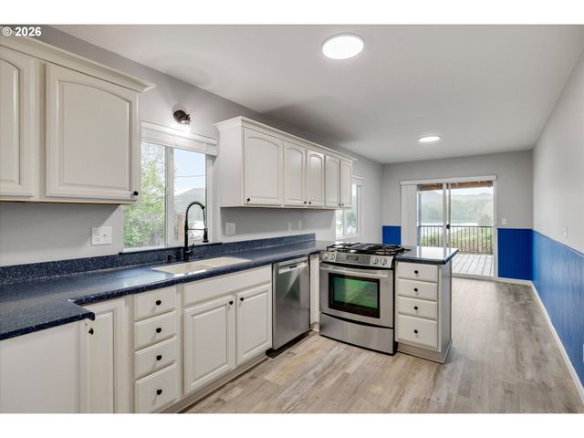 885 E BRIDGE St, Vernonia, OR 97064