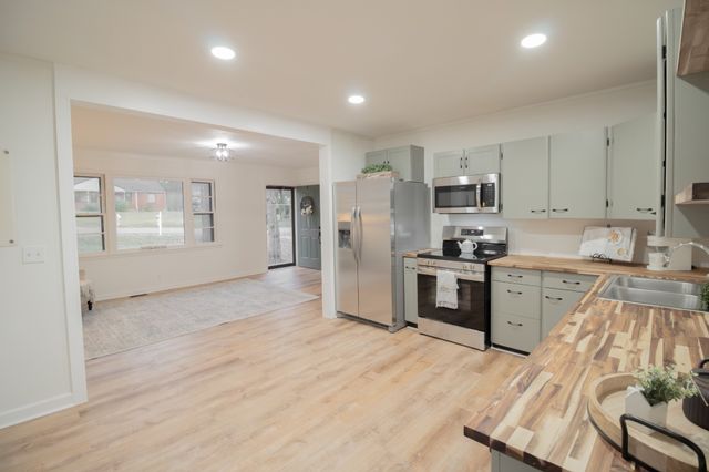 2907 Dunmore Dr, Nashville, TN 37214