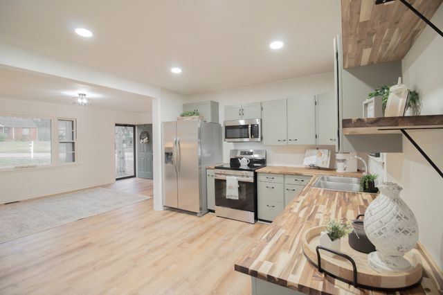 2907 Dunmore Dr, Nashville, TN 37214