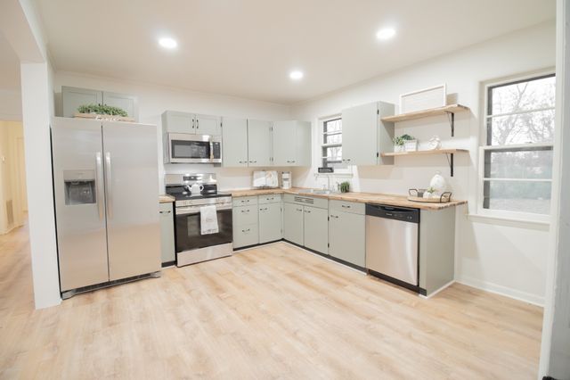 2907 Dunmore Dr, Nashville, TN 37214