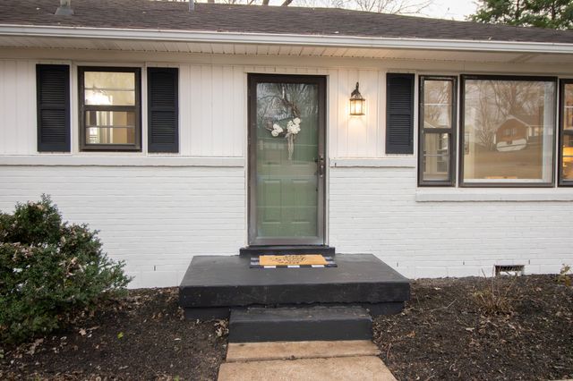 2907 Dunmore Dr, Nashville, TN 37214