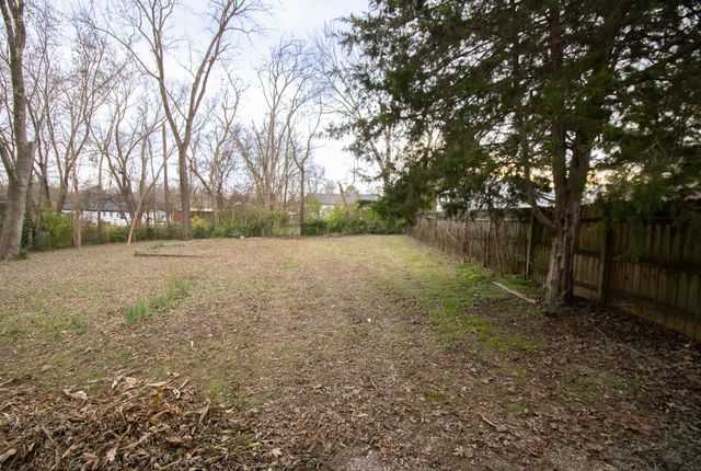 2907 Dunmore Dr, Nashville, TN 37214